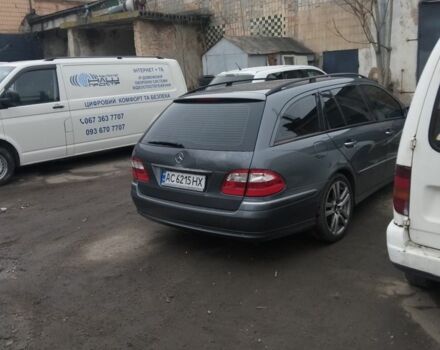 Серый Мерседес Е-Класс, объемом двигателя 3.2 л и пробегом 400 тыс. км за 3800 $, фото 8 на Automoto.ua