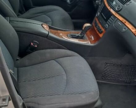 Серый Мерседес Е-Класс, объемом двигателя 3.2 л и пробегом 450 тыс. км за 2800 $, фото 7 на Automoto.ua