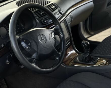 Мерседес Е-Клас 2005 у Рівному на Automoto.ua Сірий Мерседес Е-Клас, об'ємом двигуна 2.2 л та пробігом 320 тис. км за 2650 $, фото 8 на Automoto.ua
