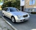Серый Мерседес Е-Класс, объемом двигателя 3.2 л и пробегом 330 тыс. км за 9000 $, фото 2 на Automoto.ua