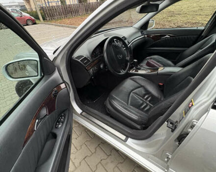 Серый Мерседес Е-Класс, объемом двигателя 3.22 л и пробегом 340 тыс. км за 8100 $, фото 15 на Automoto.ua