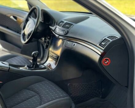 Серый Мерседес Е-Класс, объемом двигателя 2.2 л и пробегом 327 тыс. км за 2450 $, фото 16 на Automoto.ua