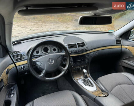 Сірий Мерседес Е-Клас, об'ємом двигуна 3.22 л та пробігом 265 тис. км за 7500 $, фото 29 на Automoto.ua