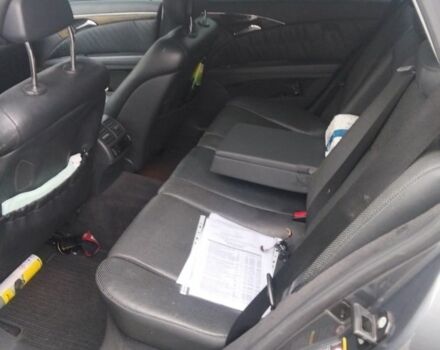 Серый Мерседес Е-Класс, объемом двигателя 3.2 л и пробегом 400 тыс. км за 3800 $, фото 4 на Automoto.ua