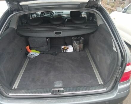 Серый Мерседес Е-Класс, объемом двигателя 3.2 л и пробегом 400 тыс. км за 3800 $, фото 5 на Automoto.ua