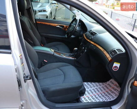 Серый Мерседес Е-Класс, объемом двигателя 1.8 л и пробегом 307 тыс. км за 5800 $, фото 38 на Automoto.ua