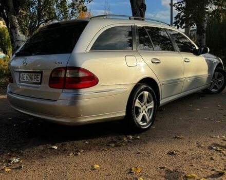 Серый Мерседес Е-Класс, объемом двигателя 3.2 л и пробегом 409 тыс. км за 6400 $, фото 2 на Automoto.ua