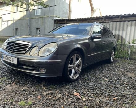 Серый Мерседес Е-Класс, объемом двигателя 3 л и пробегом 250 тыс. км за 5500 $, фото 1 на Automoto.ua