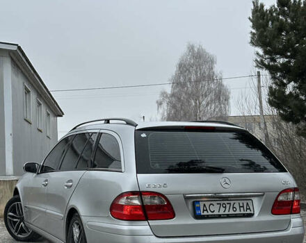 Сірий Мерседес Е-Клас, об'ємом двигуна 2.2 л та пробігом 270 тис. км за 6500 $, фото 1 на Automoto.ua