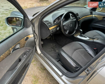 Сірий Мерседес Е-Клас, об'ємом двигуна 3.22 л та пробігом 265 тис. км за 7500 $, фото 15 на Automoto.ua