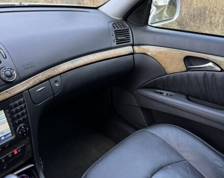 Сірий Мерседес Е-Клас, об'ємом двигуна 3.2 л та пробігом 360 тис. км за 3100 $, фото 19 на Automoto.ua