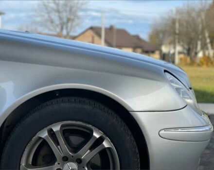 Серый Мерседес Е-Класс, объемом двигателя 2.2 л и пробегом 327 тыс. км за 2450 $, фото 8 на Automoto.ua