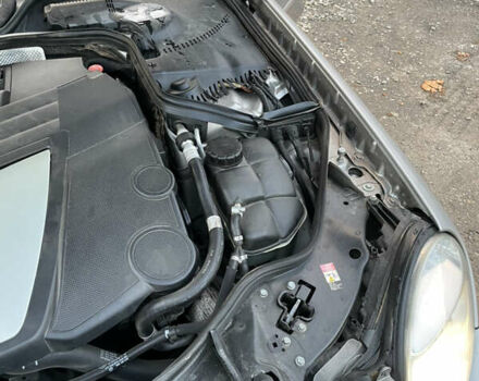 Серый Мерседес Е-Класс, объемом двигателя 2.99 л и пробегом 380 тыс. км за 6999 $, фото 44 на Automoto.ua