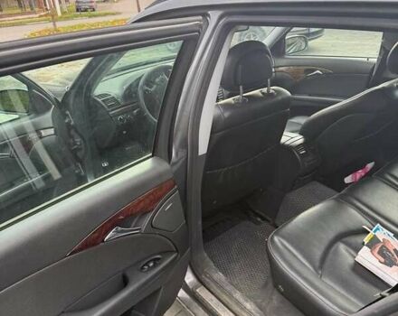 Мерседес Е-Клас 2005 у Галиче на Automoto.ua Сірий Мерседес Е-Клас, об'ємом двигуна 1.8 л та пробігом 319 тис. км за 5200 $, фото 5 на Automoto.ua