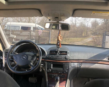 Серый Мерседес Е-Класс, объемом двигателя 2.15 л и пробегом 500 тыс. км за 5550 $, фото 16 на Automoto.ua