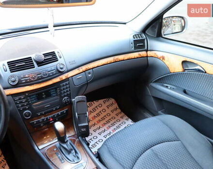 Серый Мерседес Е-Класс, объемом двигателя 1.8 л и пробегом 307 тыс. км за 5800 $, фото 34 на Automoto.ua