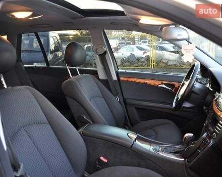 Мерседес Е-Клас 2005 у Львові на Automoto.ua Сірий Мерседес Е-Клас, об'ємом двигуна 1.8 л та пробігом 307 тис. км за 5600 $, фото 27 на Automoto.ua