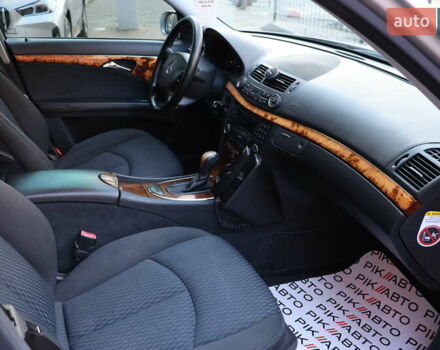 Серый Мерседес Е-Класс, объемом двигателя 1.8 л и пробегом 307 тыс. км за 5800 $, фото 39 на Automoto.ua