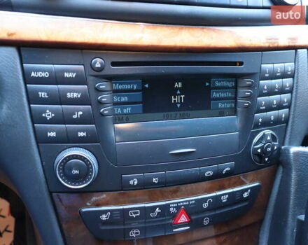 Серый Мерседес Е-Класс, объемом двигателя 1.8 л и пробегом 307 тыс. км за 5800 $, фото 25 на Automoto.ua