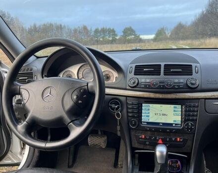 Сірий Мерседес Е-Клас, об'ємом двигуна 3.2 л та пробігом 360 тис. км за 3100 $, фото 9 на Automoto.ua