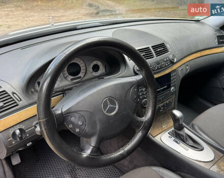Сірий Мерседес Е-Клас, об'ємом двигуна 3.22 л та пробігом 265 тис. км за 7500 $, фото 20 на Automoto.ua