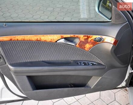 Мерседес Е-Клас 2005 у Львові на Automoto.ua Сірий Мерседес Е-Клас, об'ємом двигуна 1.8 л та пробігом 307 тис. км за 5600 $, фото 14 на Automoto.ua