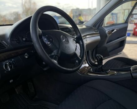 Мерседес Е-Клас 2005 у Рівному на Automoto.ua Сірий Мерседес Е-Клас, об'ємом двигуна 2.2 л та пробігом 320 тис. км за 2650 $, фото 19 на Automoto.ua