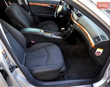 Мерседес Е-Клас 2005 у Львові на Automoto.ua Сірий Мерседес Е-Клас, об'ємом двигуна 1.8 л та пробігом 307 тис. км за 5600 $, фото 26 на Automoto.ua