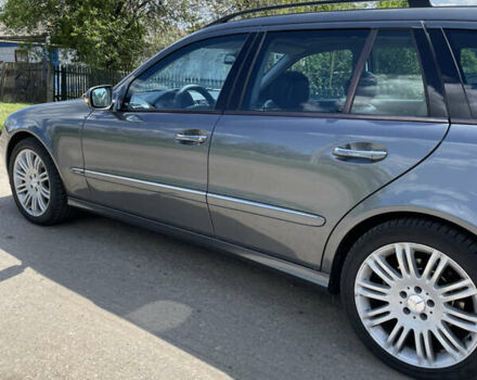 Сірий Мерседес Е-Клас, об'ємом двигуна 3 л та пробігом 251 тис. км за 8500 $, фото 5 на Automoto.ua