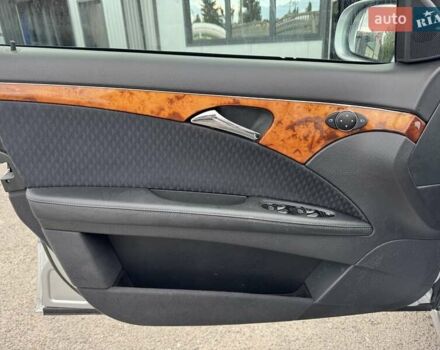 Сірий Мерседес Е-Клас, об'ємом двигуна 2.15 л та пробігом 280 тис. км за 6999 $, фото 65 на Automoto.ua