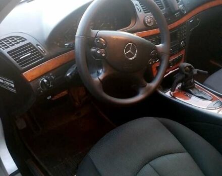 Серый Мерседес Е-Класс, объемом двигателя 2.1 л и пробегом 266 тыс. км за 5900 $, фото 1 на Automoto.ua