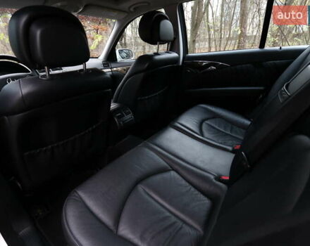 Серый Мерседес Е-Класс, объемом двигателя 2.99 л и пробегом 527 тыс. км за 16000 $, фото 28 на Automoto.ua