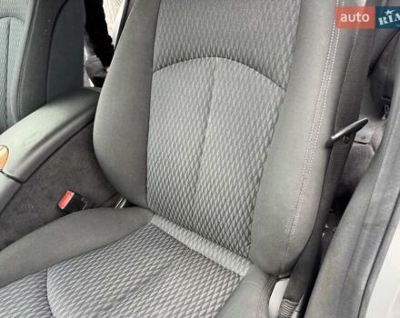 Сірий Мерседес Е-Клас, об'ємом двигуна 2.15 л та пробігом 280 тис. км за 6999 $, фото 62 на Automoto.ua