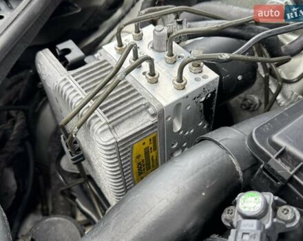 Сірий Мерседес Е-Клас, об'ємом двигуна 2.15 л та пробігом 280 тис. км за 6999 $, фото 37 на Automoto.ua