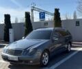 Сірий Мерседес Е-Клас, об'ємом двигуна 2.2 л та пробігом 429 тис. км за 7500 $, фото 1 на Automoto.ua