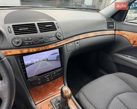 Сірий Мерседес Е-Клас, об'ємом двигуна 2.15 л та пробігом 280 тис. км за 6999 $, фото 48 на Automoto.ua