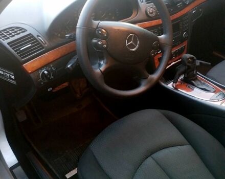 Серый Мерседес Е-Класс, объемом двигателя 2.1 л и пробегом 266 тыс. км за 5900 $, фото 2 на Automoto.ua