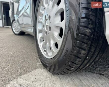 Сірий Мерседес Е-Клас, об'ємом двигуна 2.15 л та пробігом 280 тис. км за 6999 $, фото 98 на Automoto.ua