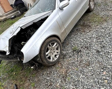 Серый Мерседес Е-Класс, объемом двигателя 2.2 л и пробегом 300 тыс. км за 2600 $, фото 2 на Automoto.ua