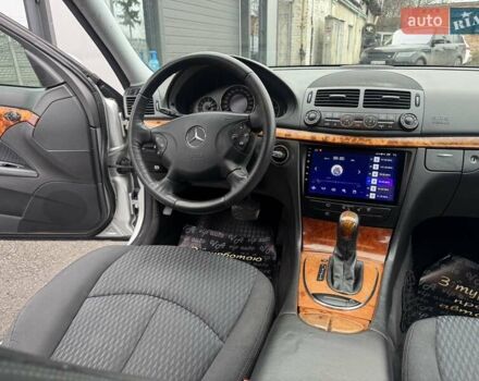 Сірий Мерседес Е-Клас, об'ємом двигуна 2.15 л та пробігом 280 тис. км за 6700 $, фото 82 на Automoto.ua