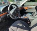 Серый Мерседес Е-Класс, объемом двигателя 2.1 л и пробегом 350 тыс. км за 8999 $, фото 5 на Automoto.ua
