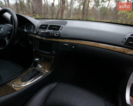 Серый Мерседес Е-Класс, объемом двигателя 2.99 л и пробегом 527 тыс. км за 16000 $, фото 36 на Automoto.ua