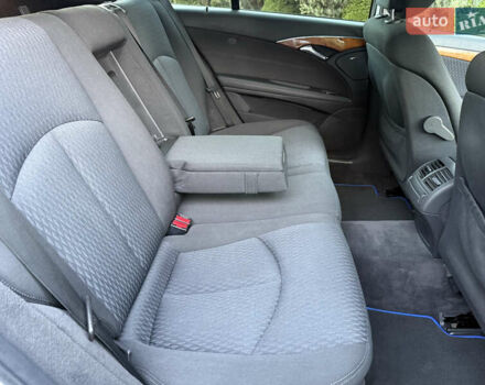 Мерседес Е-Класс 2006 в Самборе на Automoto.ua Серый Мерседес Е-Класс, объемом двигателя 3 л и пробегом 256 тыс. км за 8700 $, фото 41 на Automoto.ua