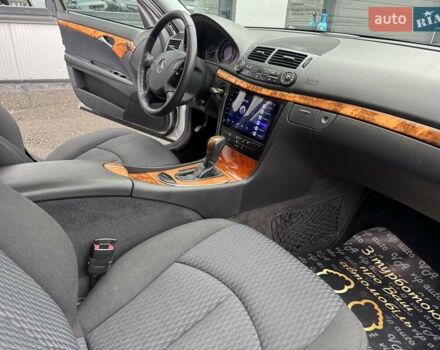 Сірий Мерседес Е-Клас, об'ємом двигуна 2.15 л та пробігом 280 тис. км за 6700 $, фото 91 на Automoto.ua