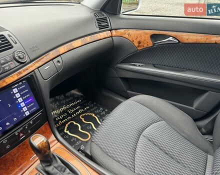 Сірий Мерседес Е-Клас, об'ємом двигуна 2.15 л та пробігом 280 тис. км за 6700 $, фото 60 на Automoto.ua