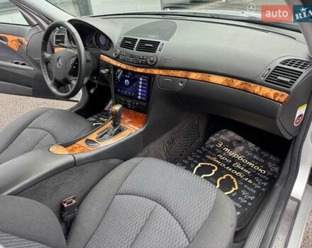 Сірий Мерседес Е-Клас, об'ємом двигуна 2.15 л та пробігом 280 тис. км за 6700 $, фото 93 на Automoto.ua