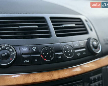 Мерседес Е-Класс 2006 в Самборе на Automoto.ua Серый Мерседес Е-Класс, объемом двигателя 3 л и пробегом 256 тыс. км за 8700 $, фото 54 на Automoto.ua