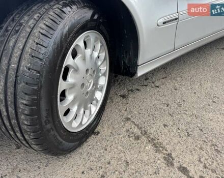 Сірий Мерседес Е-Клас, об'ємом двигуна 2.15 л та пробігом 280 тис. км за 6999 $, фото 92 на Automoto.ua