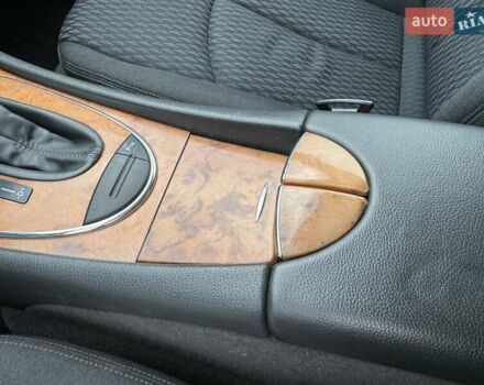 Сірий Мерседес Е-Клас, об'ємом двигуна 2.15 л та пробігом 280 тис. км за 6999 $, фото 45 на Automoto.ua