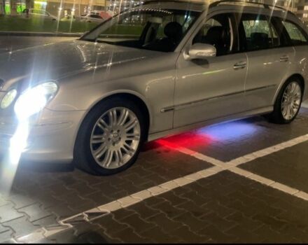 Сірий Мерседес Е-Клас, об'ємом двигуна 3 л та пробігом 227 тис. км за 11000 $, фото 1 на Automoto.ua